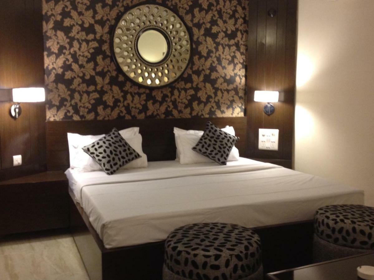 Palm Village Resort Kolkata Luaran gambar