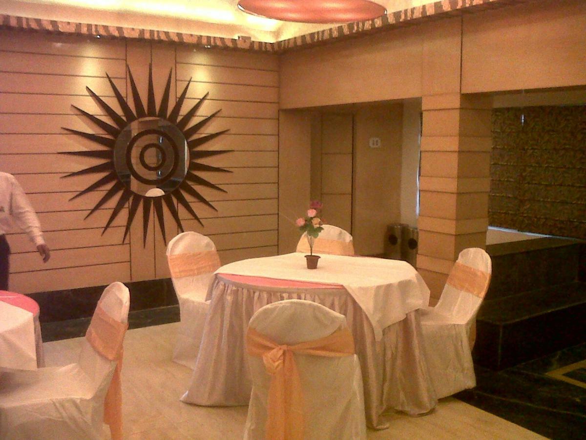 Palm Village Resort Kolkata Luaran gambar
