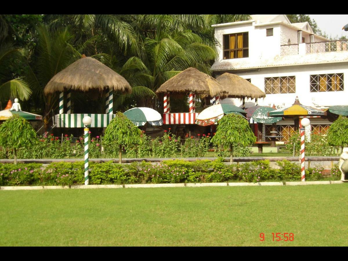 Palm Village Resort Kolkata Luaran gambar