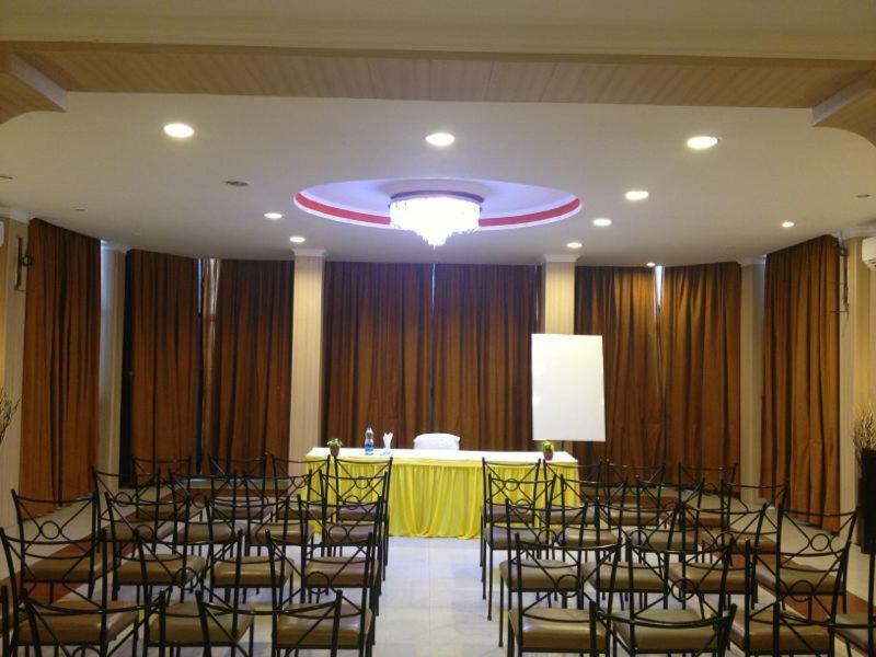 Palm Village Resort Kolkata Luaran gambar