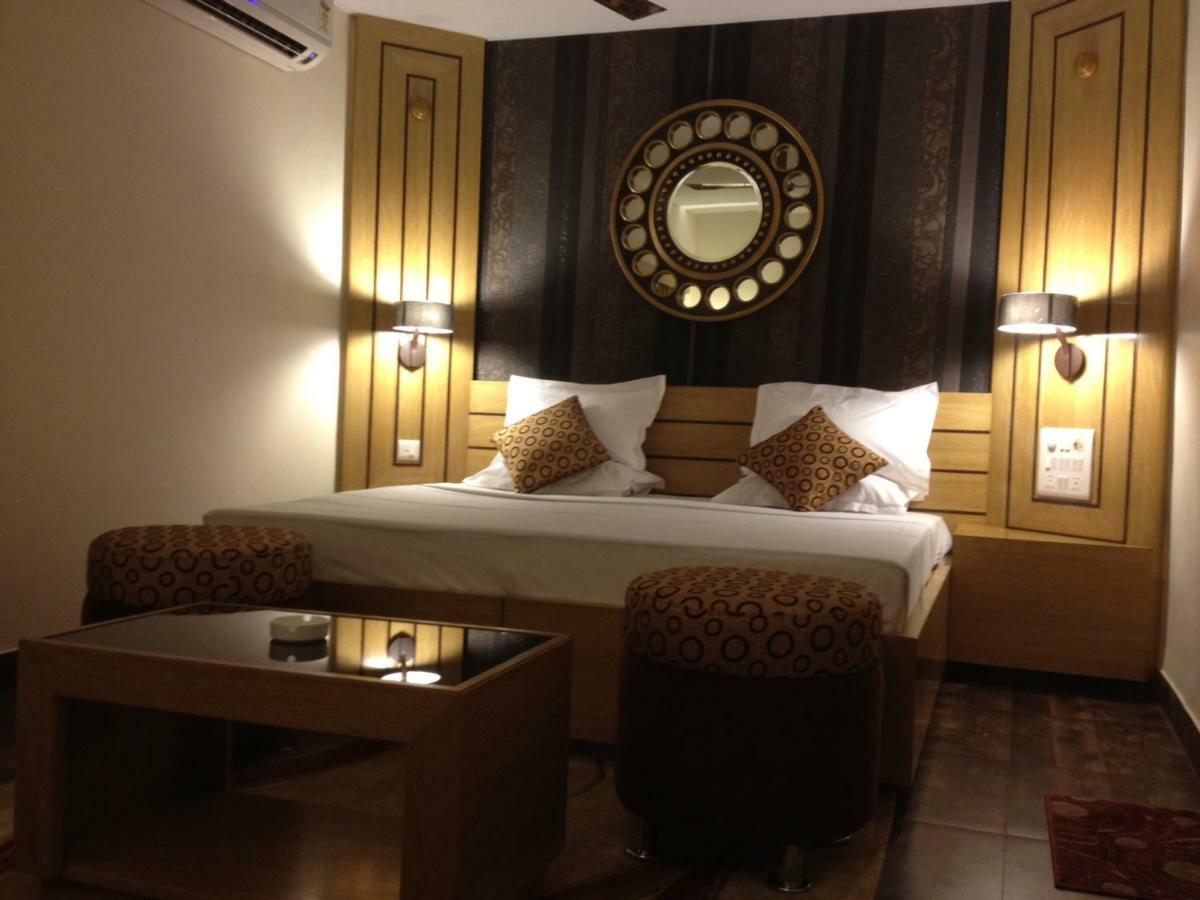Palm Village Resort Kolkata Luaran gambar