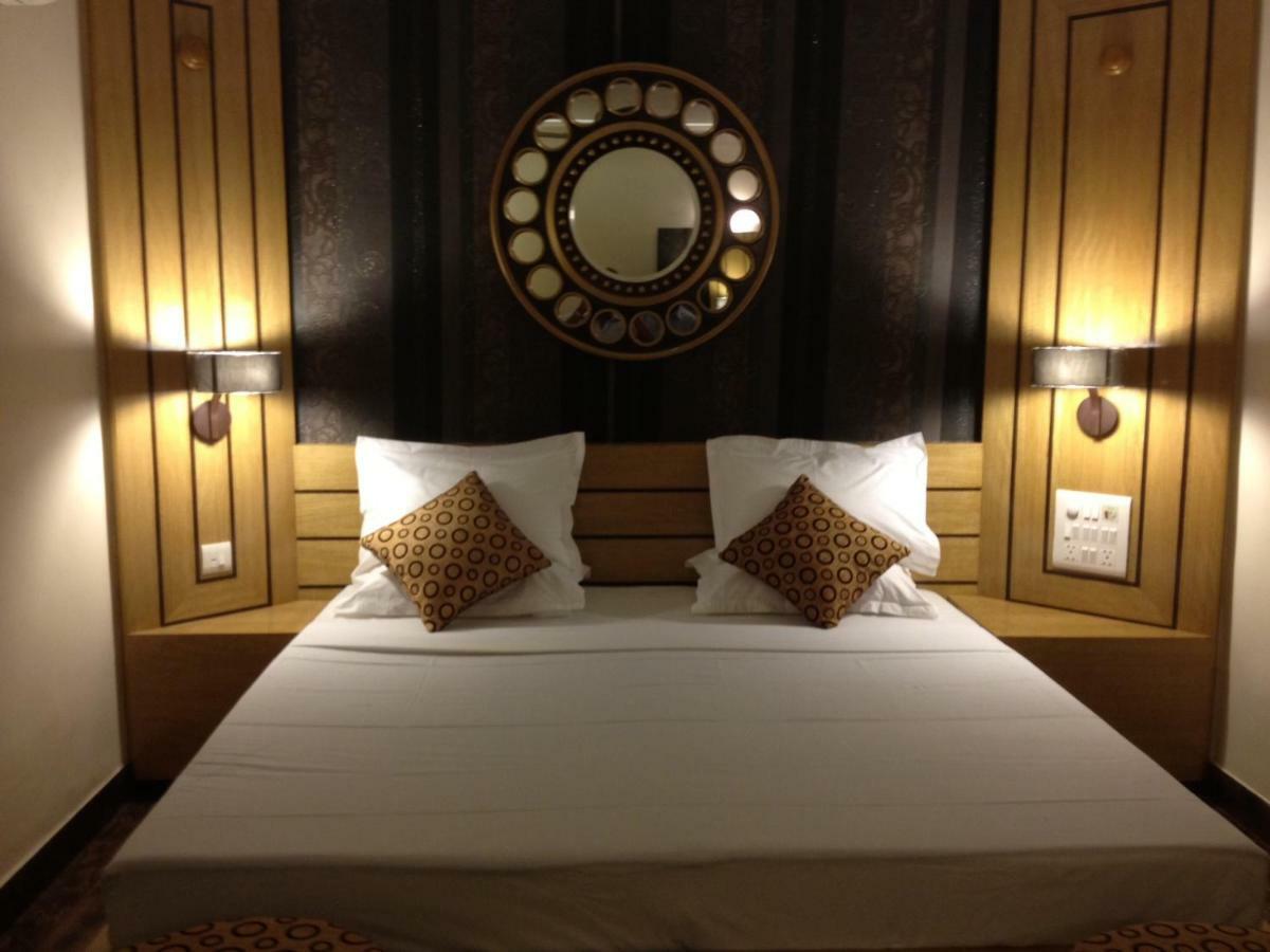 Palm Village Resort Kolkata Luaran gambar