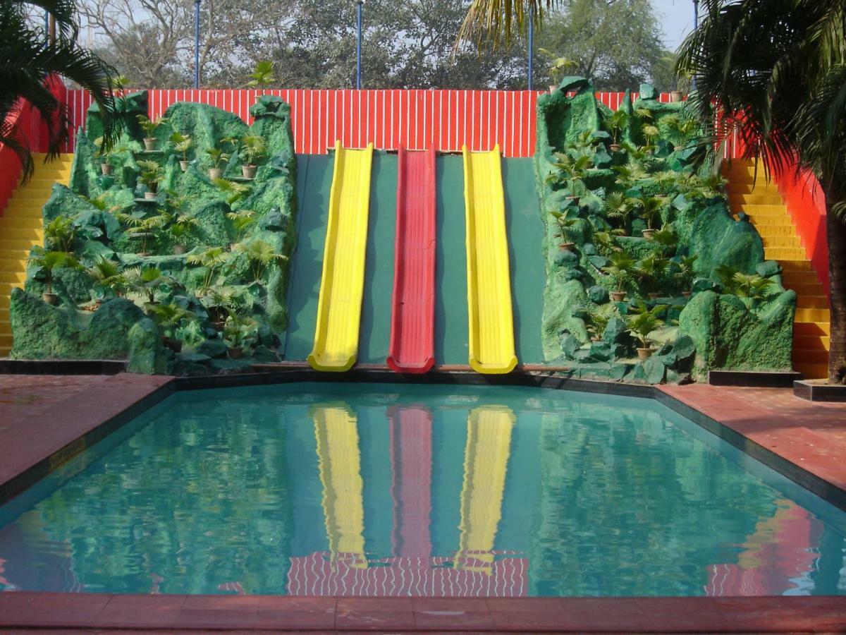 Palm Village Resort Kolkata Luaran gambar